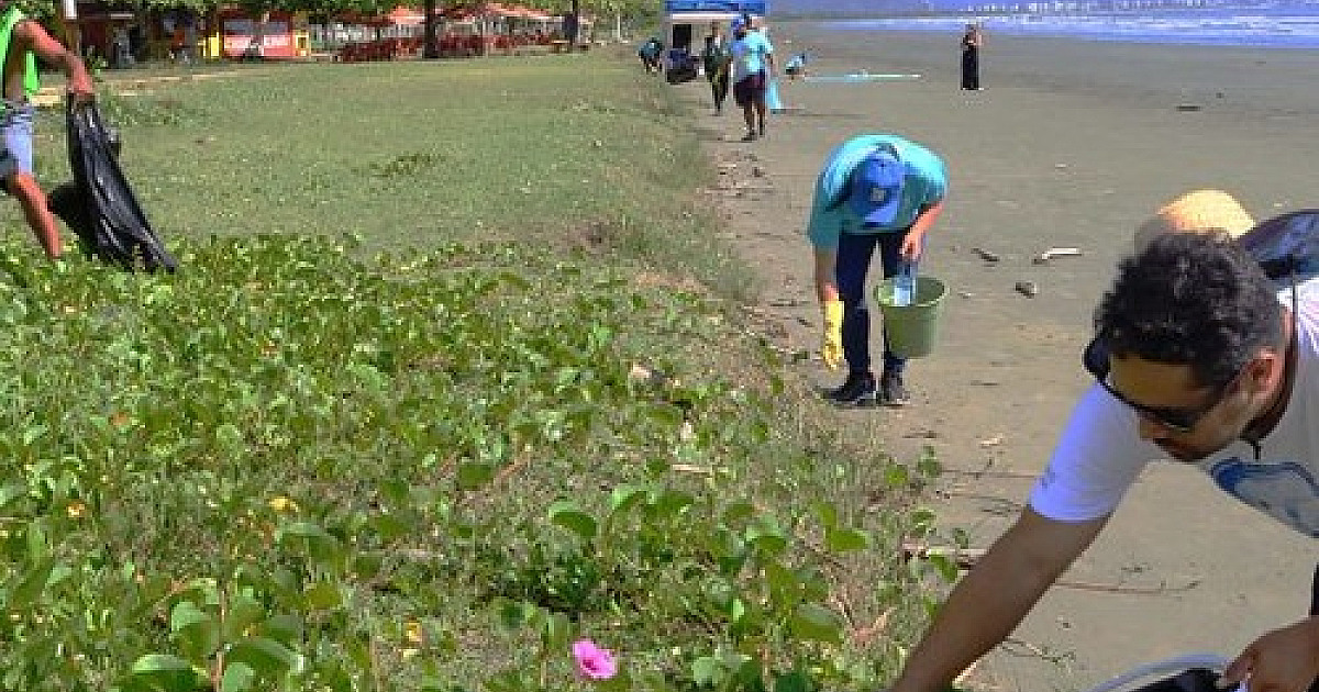 Mutirão de limpeza convida voluntários para ação ambiental na Praia do Capricórnio neste sábado