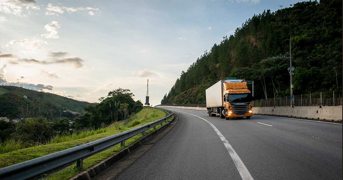 Concessionária inicia obras de recapeamento na rodovia dos Tamoios