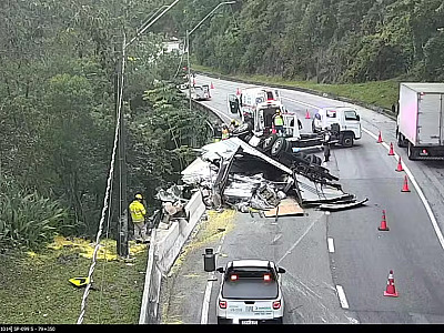 Acidentes na rodovia dos Tamoios nesta quarta-feira (22)