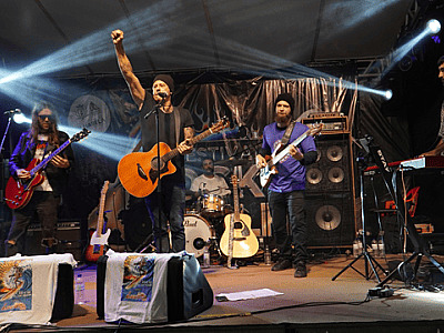7º Festival Rock na Ilha estreia na Praia do Perequê neste fim de semana.