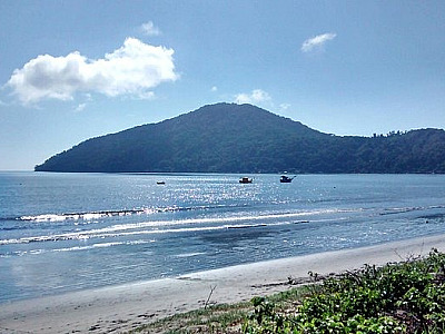 Praia do Itaguá em Ubatuba é uma das praias impróprias para banho nesta semana.