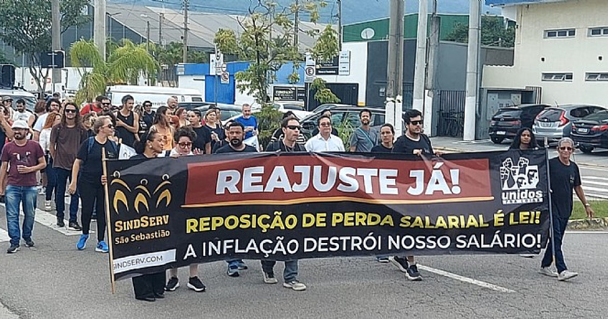 Servidores aprovam assembleia para quarta-feira (15) para avaliar proposta da prefeitura