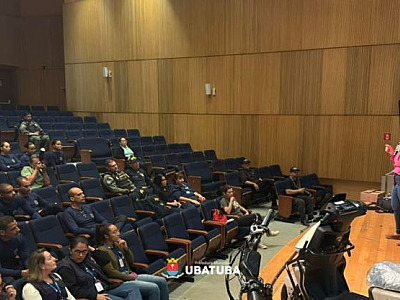 Equipes da Vigilância Epidemiológica e da Unidade de Vigilância de Zoonoses apresentaram informações sobre o cenário atual da doença.