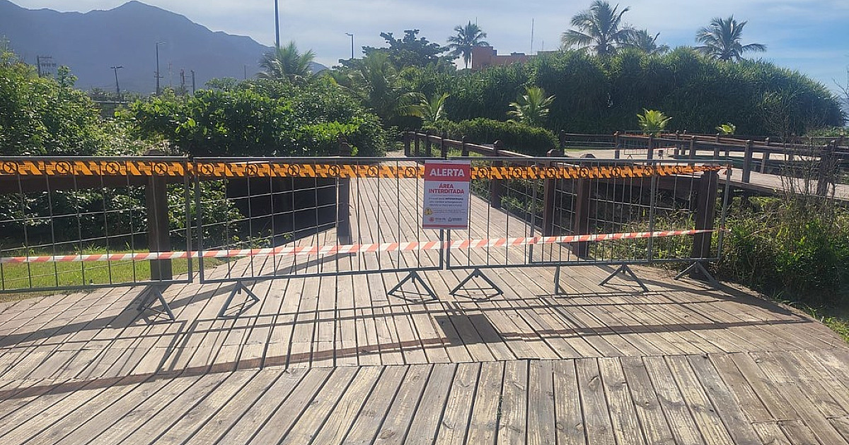 Defesa Civil de Caraguatatuba interdita deck no Massaguaçu
