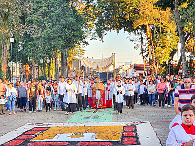 São Sebastião lidera com previsão de 90 mil turistas no feriado.
