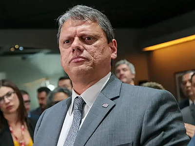 Governador lidera nos cenários de primeiro e segundo turno com grande vantagem sobre o segundo colocado.