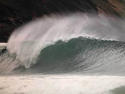 Ondas devem alcançar até três metros de altura.