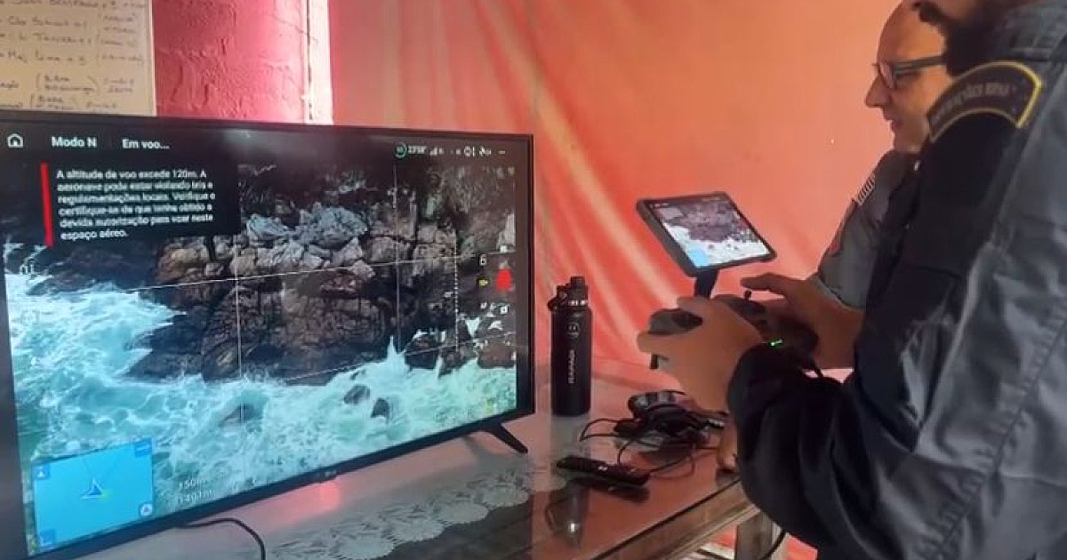 Drones ajudam em operação de buscas por homem de 21 anos desaparecido em praia de São Sebastião