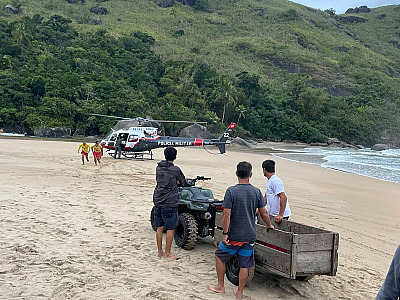 A mulher foi removida pelo helicóptero Águia 22, do GRAU da Polícia Militar.