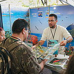 Prefeitura de São Sebastião promove destino na principal feira de observação de aves da América Latina