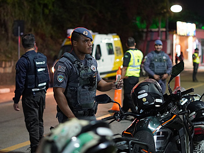 Operação Direção Segura intensifica fiscalização e reforça segurança no trânsito durante feriado em Ilhabela (2)