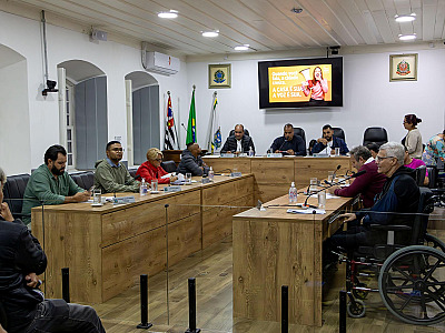 Projeto concede revisão geral anual de 5% aos servidores públicos, aposentados e pensionistas do Poder Executivo Municipal.