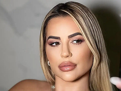 Deolane Bezerra é famosa na internet, conhecida por ostentar sua riqueza nas redes sociais, com mais de 20 milhões de seguidores.