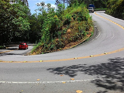 Acidente ocorreu na Rodovia Oswaldo Cruz em Ubatuba.