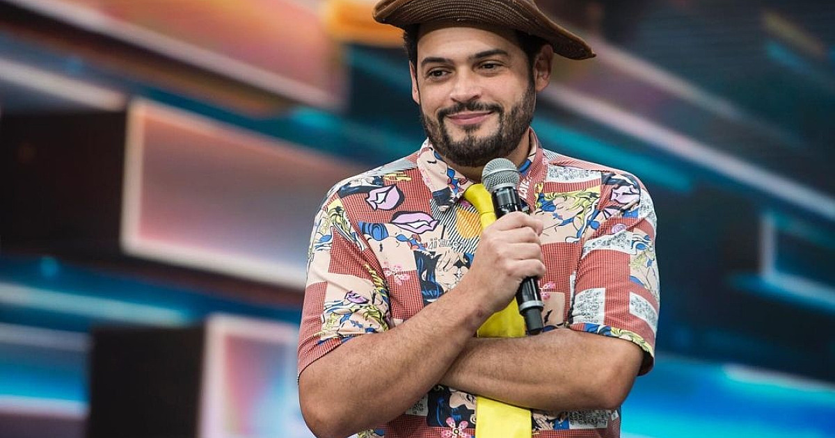 Teatro Mario Covas recebe “Desculpa eu ter vindo!” com humorista Matheus Ceará nesta sexta